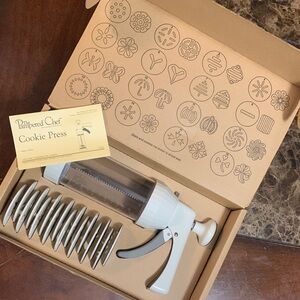 Pampered Chef White and Clear Cookie Press